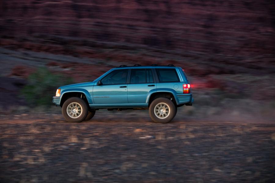  Jeep Grand One Concept (ZJ) 2017 года  (фото 9 из 16)